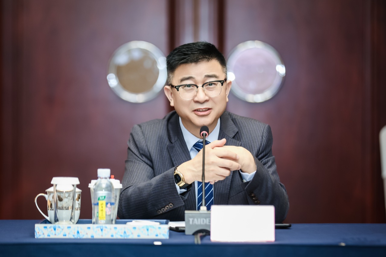 Wu Honghua at a hotel and cultural tourism industry event